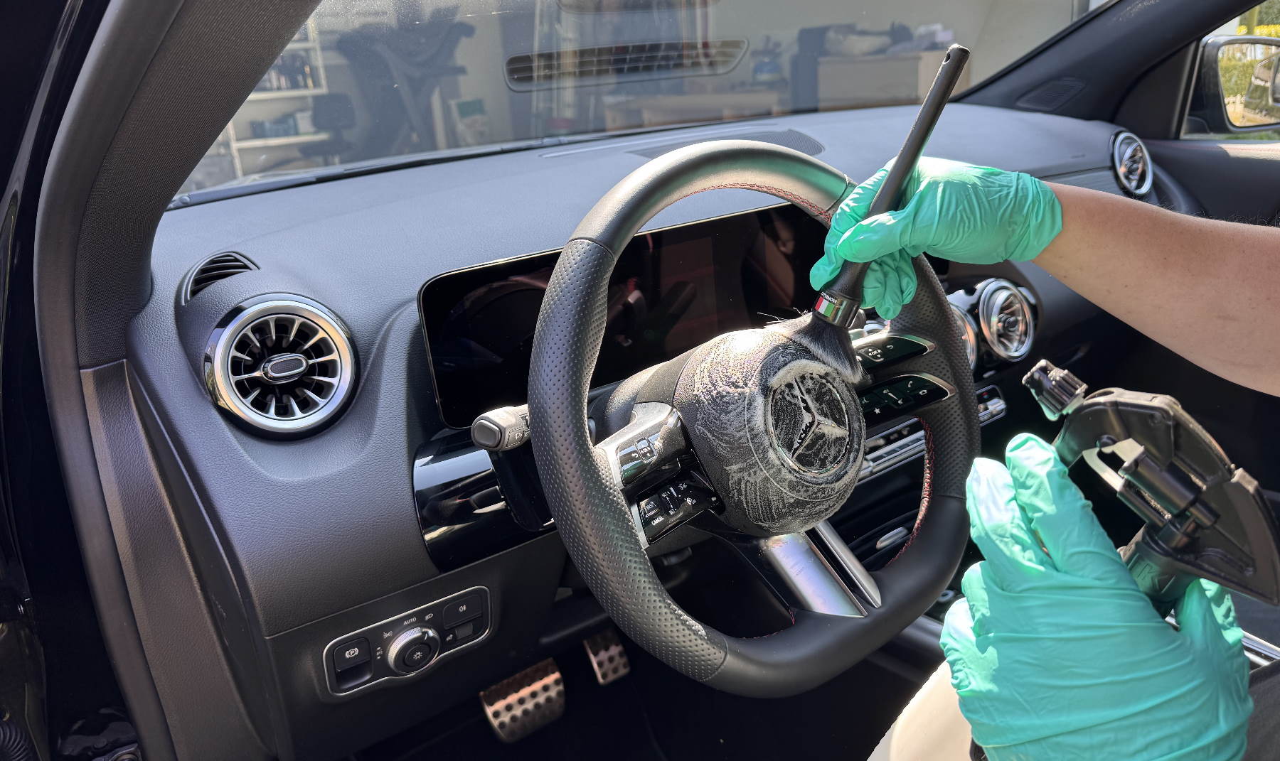 Grondige auto interieurreiniging aan huis